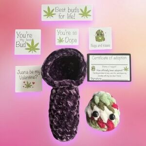 Purple crocheted pipe and bud ball #crochet #smokingaccessories